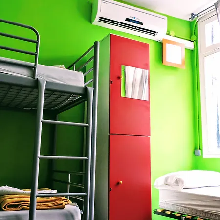Hostal Onefam Les Corts *