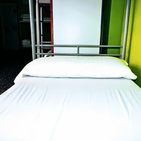 Onefam Les Corts Hostal Barcelona