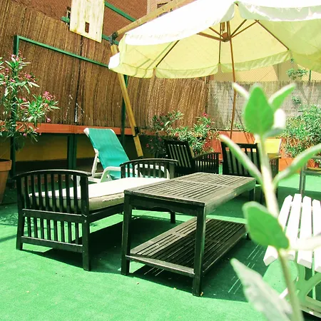 Onefam Les Corts Hostal Barcelona