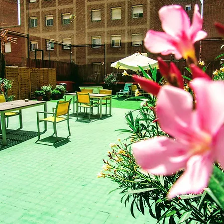 Hostal Onefam Les Corts Barcelona