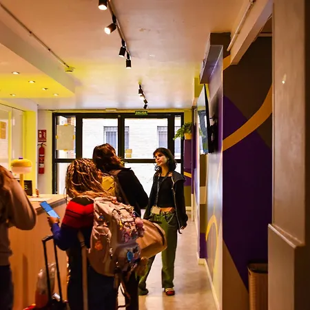 Onefam Les Corts Hostel