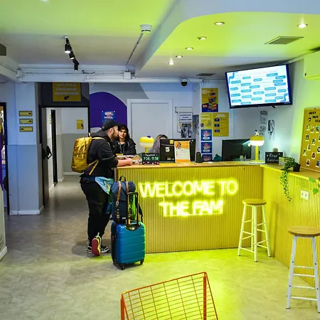 Onefam Les Corts Hostal Barcelona