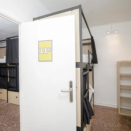 Onefam Les Corts Ostello