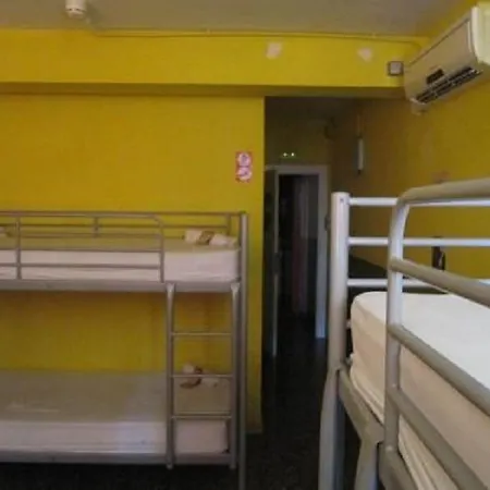 Hostal Onefam Les Corts