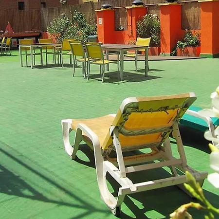 Onefam Les Corts Hostal *