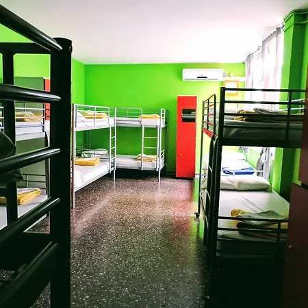 Onefam Les Corts Hostal *