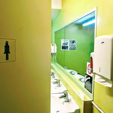 Onefam Les Corts Hostal Barcelona