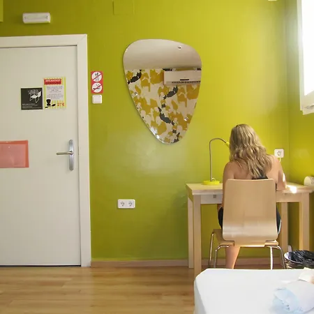 Onefam Les Corts Hostal