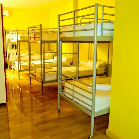 Hostal Onefam Les Corts *