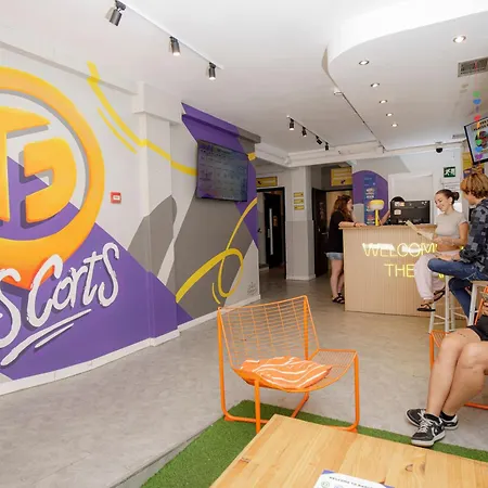 Hostel Onefam Les Corts Barcelona