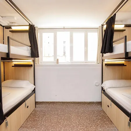 Onefam Les Corts Hostel