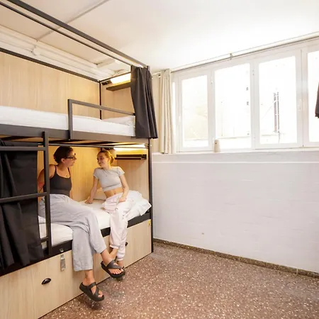 Onefam Les Corts Hostel *
